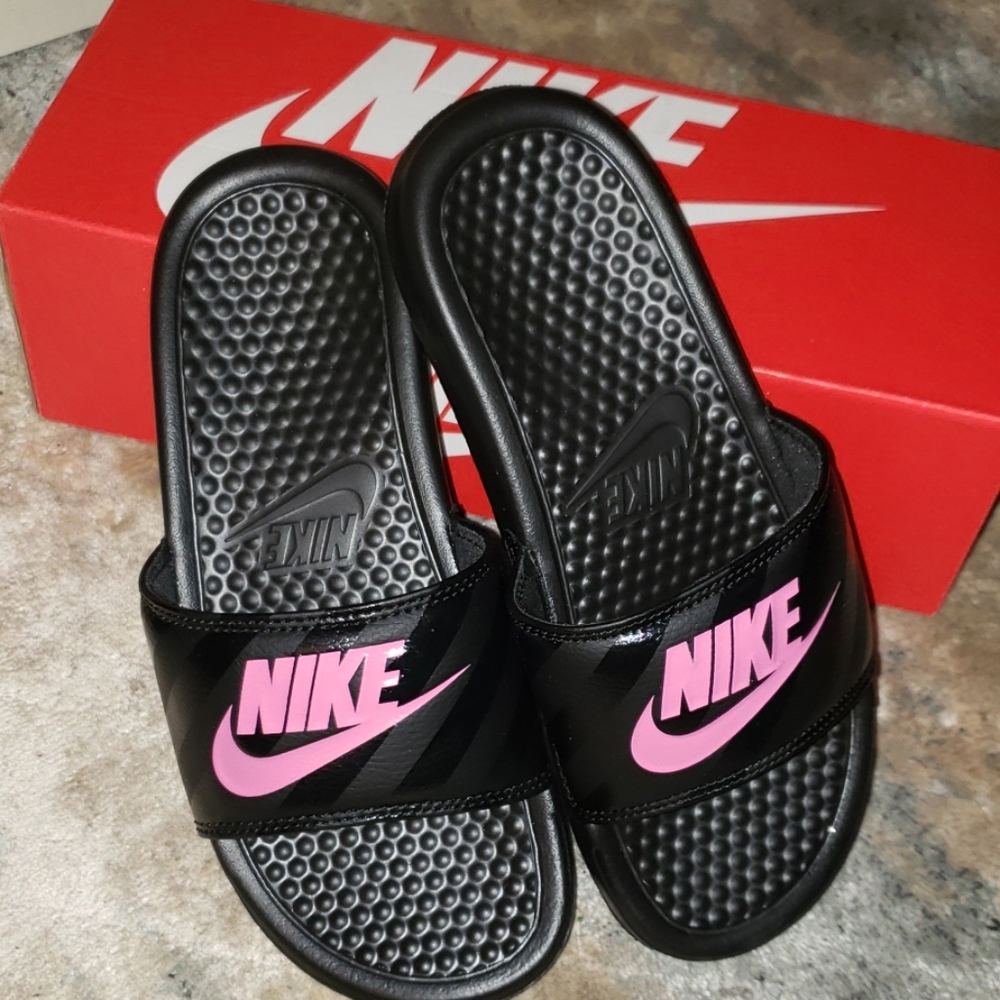 Nike slides/ NWOT